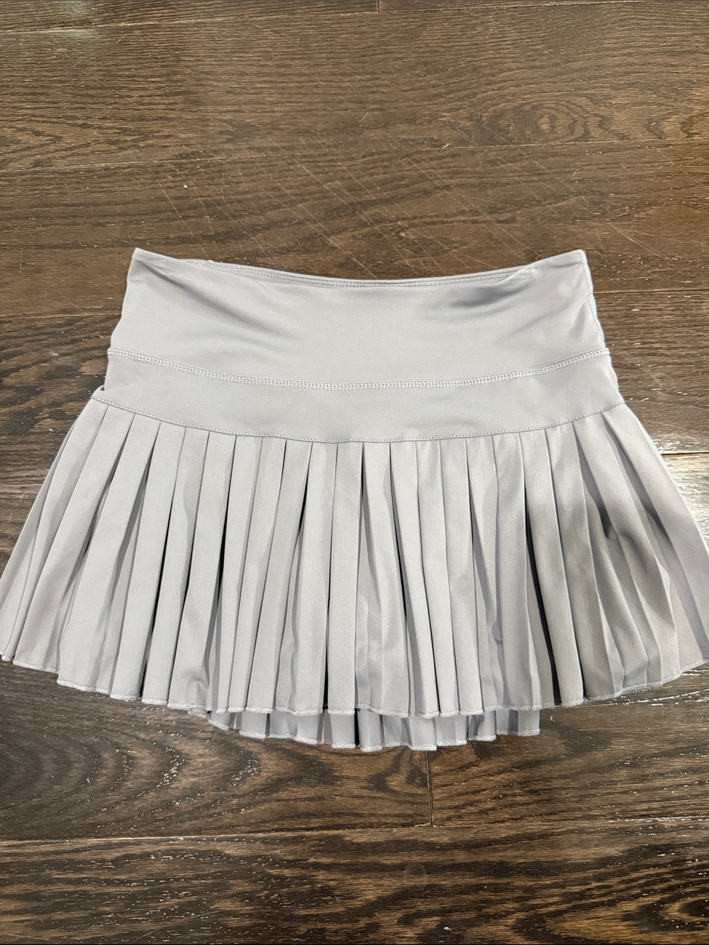 Pleated Gray Athletic Mini Skirt with Wide Waistband